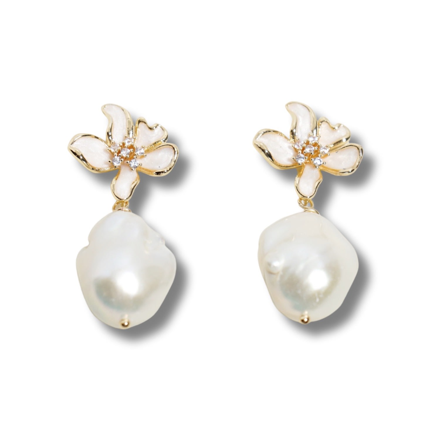 Women’s Gold / White / Neutrals Elie Floral Pearl Earrings Fulliaa