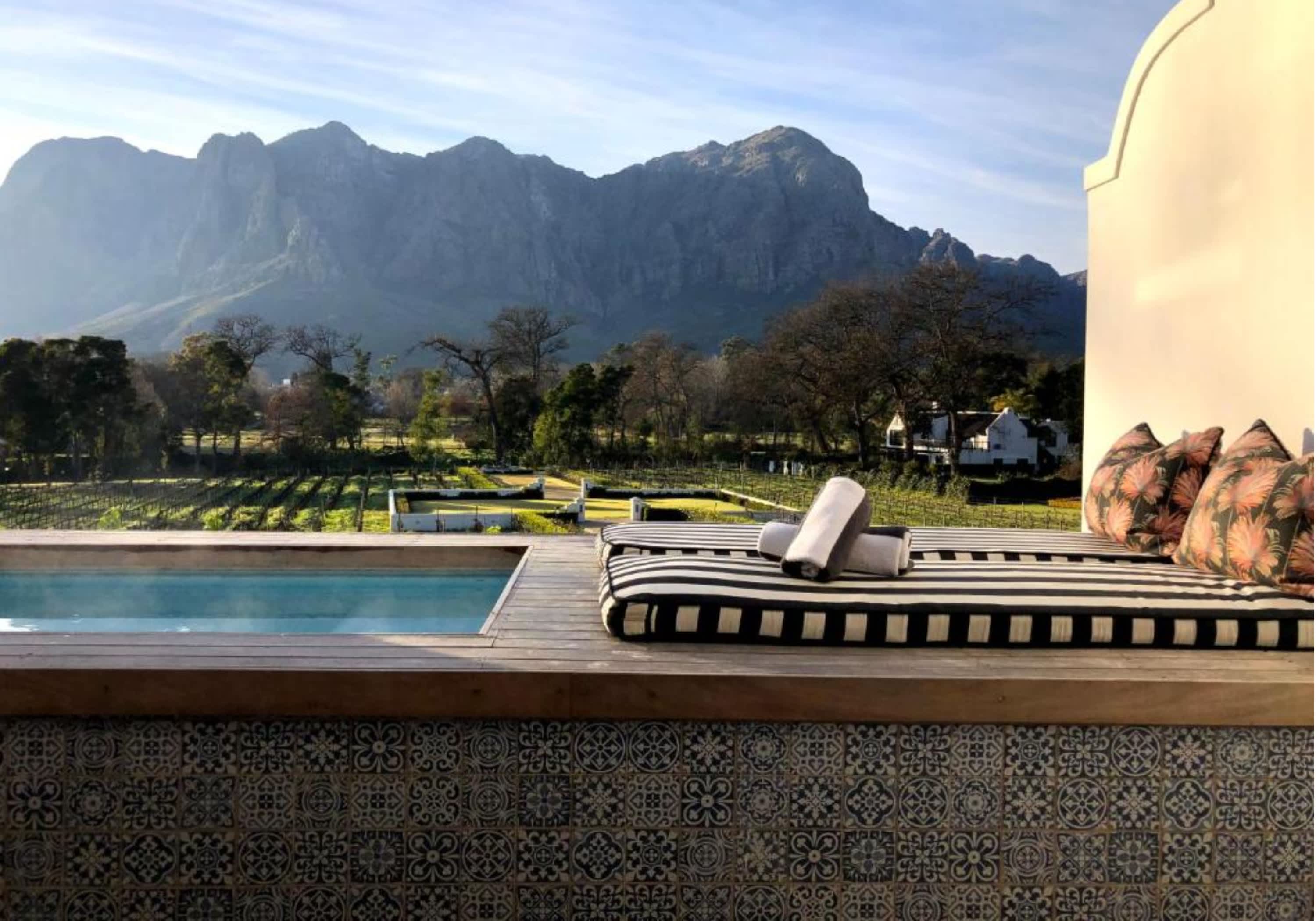 5* MolenVliet Vineyards, Banghoekrivier, in the heart of the Stellenbosch Wine country: 1 Night Luxury Stay for 2 + Breakfast!