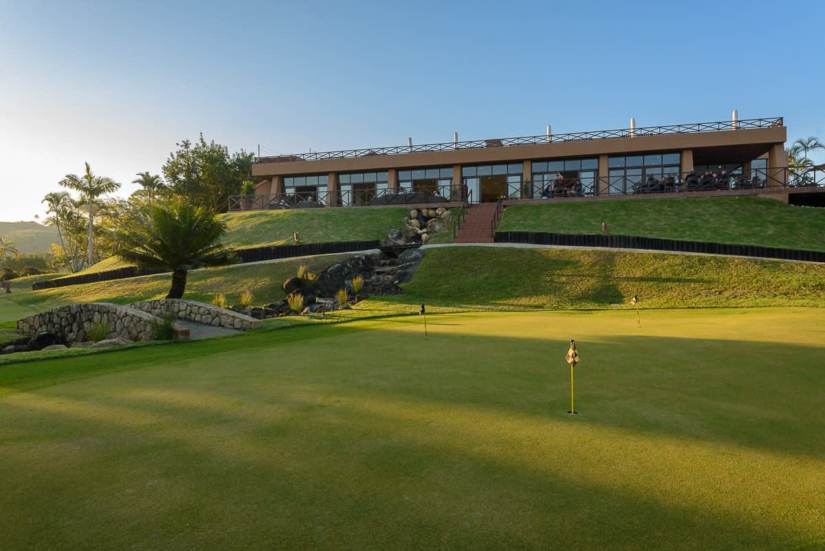 SAN LAMEER COUNTRY CLUB: 4-Ball Deal INCLUDING Carts for only R2049.99!