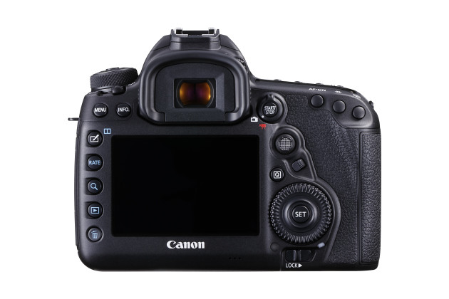 With its 61 point autofocus, including 41 cross-type points, the 5D appears well suited to shooting fast-moving targets.