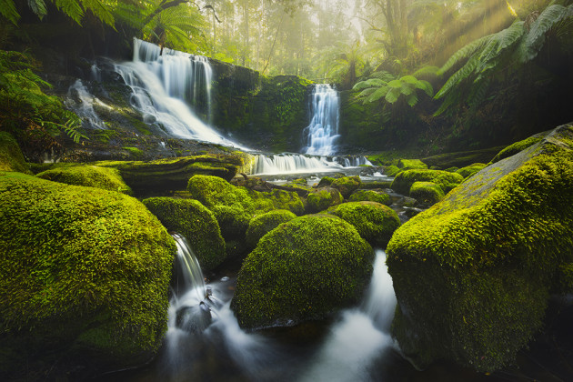 Horseshoe Falls. Photo by Dylan Fox. Sony A7R, Canon16-35mm f/2.8 lens @ 16mm, 5 seconds @ f16, ISO 200.