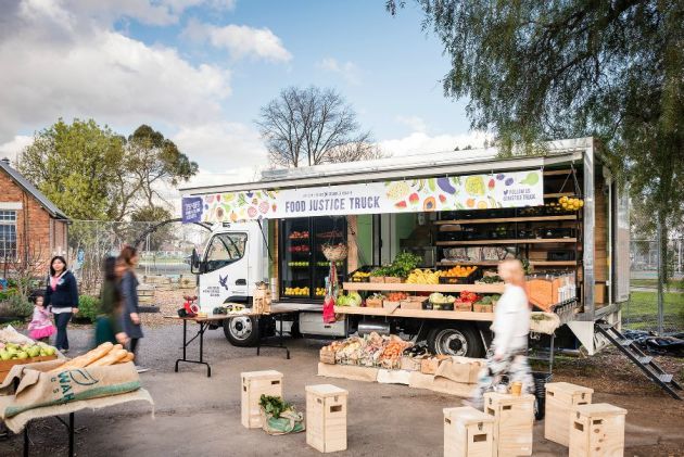 The Food Justice Truck offers reduced priced fresh produce to struggling asylum seekers (Image: Asylum Seeker Resource Centre)