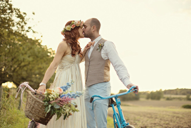 A rustic wedding in the UK. © Marianne Taylor.