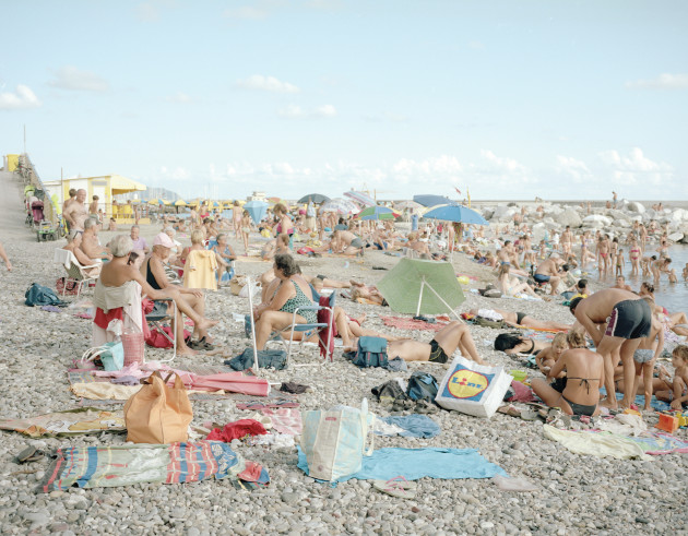 Chiavari Beach Scene #1 from European Works, 2013. © Katrin Koenning.