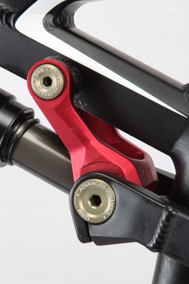 This short top link helps to stiffen the rear end and the Occam frame felt surprisingly solid.