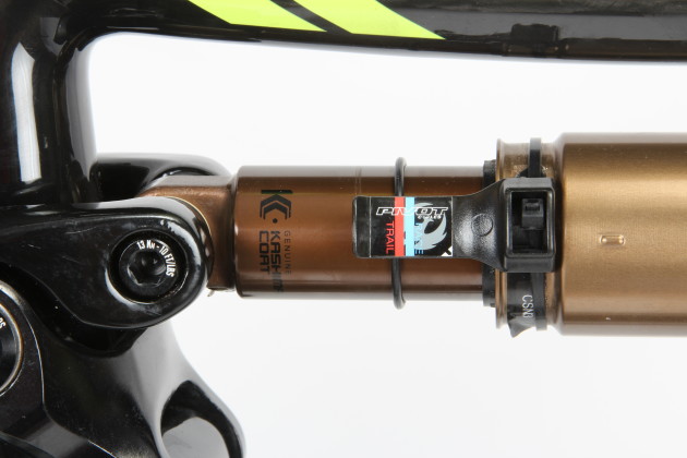 The sag meter makes the bike very easy to setup. Line the O-ring up with the blue marker for a more taut and racy ride or the red line for a cushy trail experience.