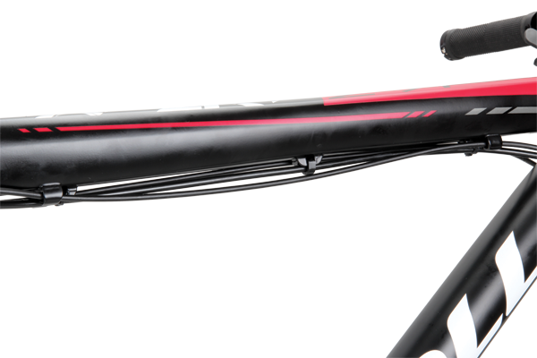An extra welded-on cable guide in the middle of the top tube would have been handy to reign in the rear brake hose.