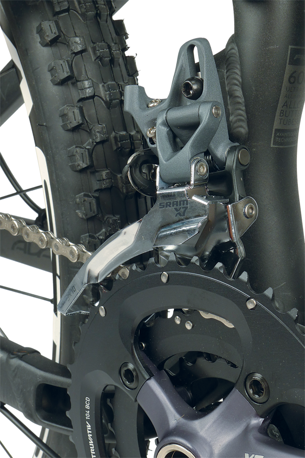 The direct frame mount is positioned so there’s still scope to lower the front derailleur if you want to run a 2x10 trail setup