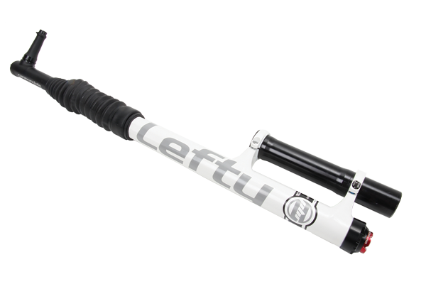 As pictured the alloy Lefty weighs just 1,547g. That’s pretty light for a 29er fork but the figure is all the more impressive when you consider how stiff the fork is.