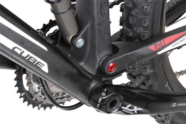 While there’s plenty of beef down at the bottom bracket, the main pivot bearings aren’t exactly the biggest.