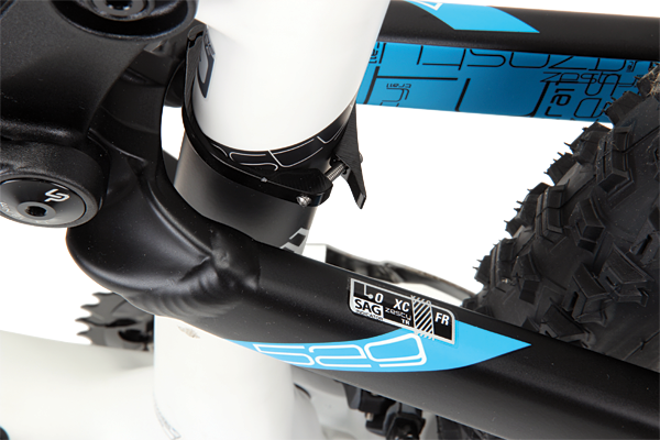 The built in sag meter is a neat idea but in practice we found it hard to view whilst sitting on the bike.