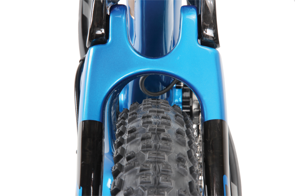 Tyre clearance is sufficient for the 2.25 Racing Ralph but things could get tight if you want to mount really fat rubber.