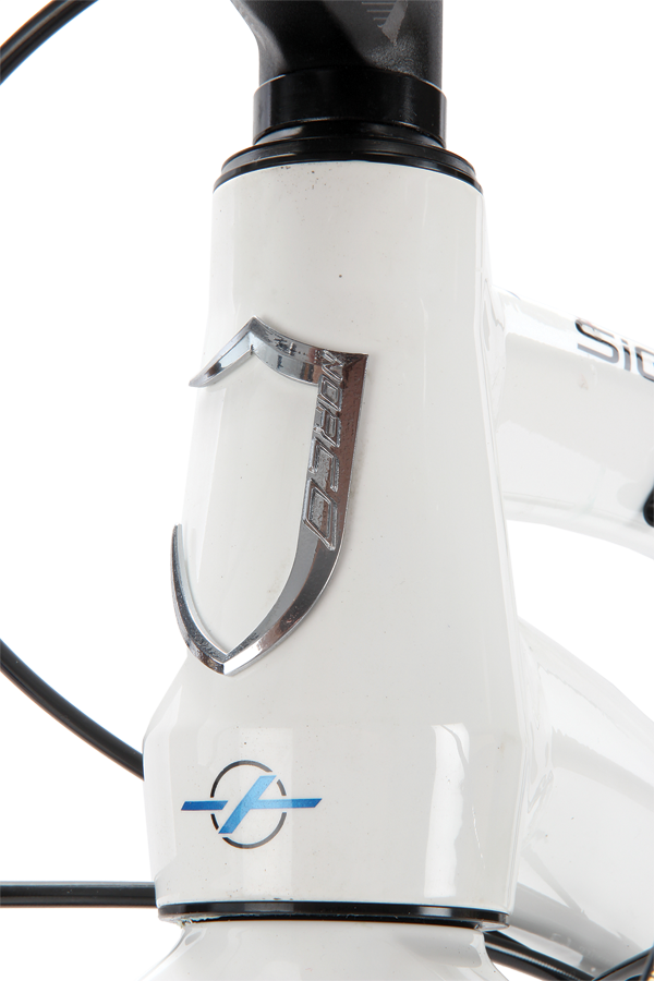We really liked the look of the tapered head tube and its abbreviated length ensures that long travel forks don’t jack the front up too high.