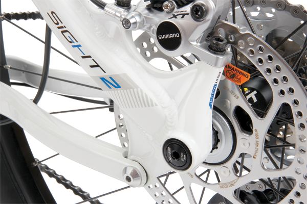 Keeping the back end tight and light, the Syntace X12 rear axle requires a 5mm allen key for wheel removal.