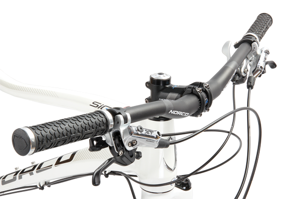 For the Aussie market, the Sight is actually delivered with two handlebars; a narrow 640mm one to be legal on shopfloor and a 740mm bar which is the one you’ll want to use on the trail.