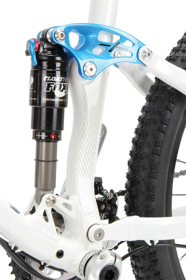 Funky looking tube forming and the rocker pivot prevent full seatpost insertion, although it’s nothing a dropper post can’t fix.