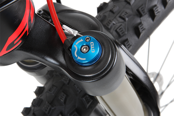 When the 85mm travel mode is selected, the CTD fork dial moves into the firmer ‘Trail’ setting. Lock the rear and the fork goes to ‘Climb’ mode.