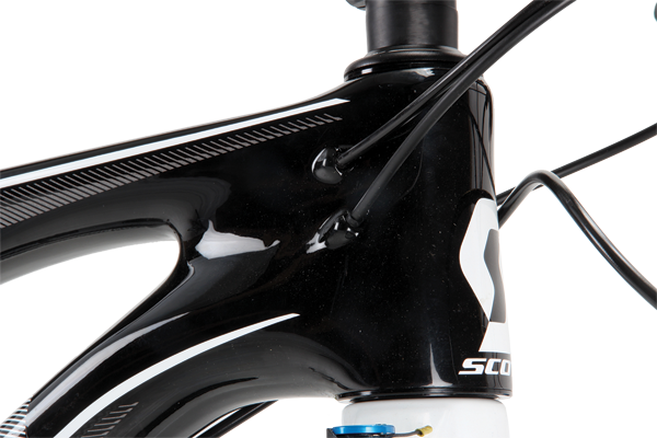 The internal cable routing makes for a clean finish (as long as the multitude of cables in front of the bars doesn't bother you).