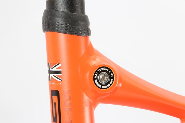 Super tidy and mud-proof; Whyte definitely do things their own way and it shows on the seatpost clamp.