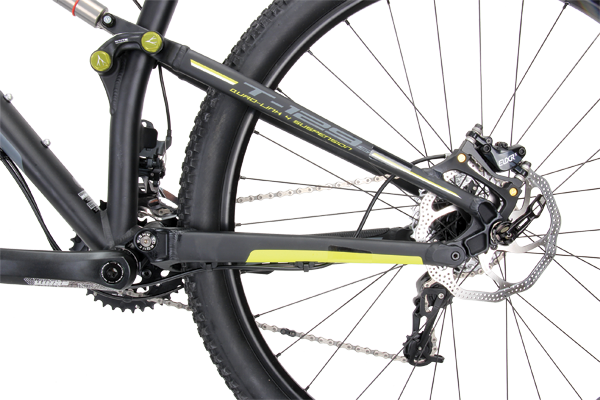 The Horst Link suspension is a radical departure from the short-link four-bar system used previously. It allows Whyte to make the rear end impressively short and stiff.