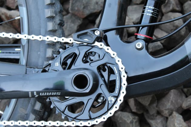 Nice inclusion; the C9.2 comes stock with a OneUp chain guide.