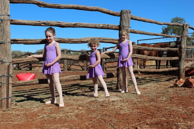 Online Ballet Studio students Elie, Laura and Abbie Hoch of Cunnamulla, Qld.