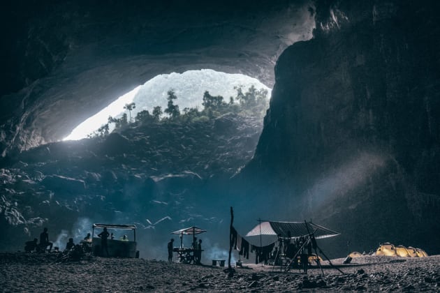 Hang-En Cave Camp by Chris Staring