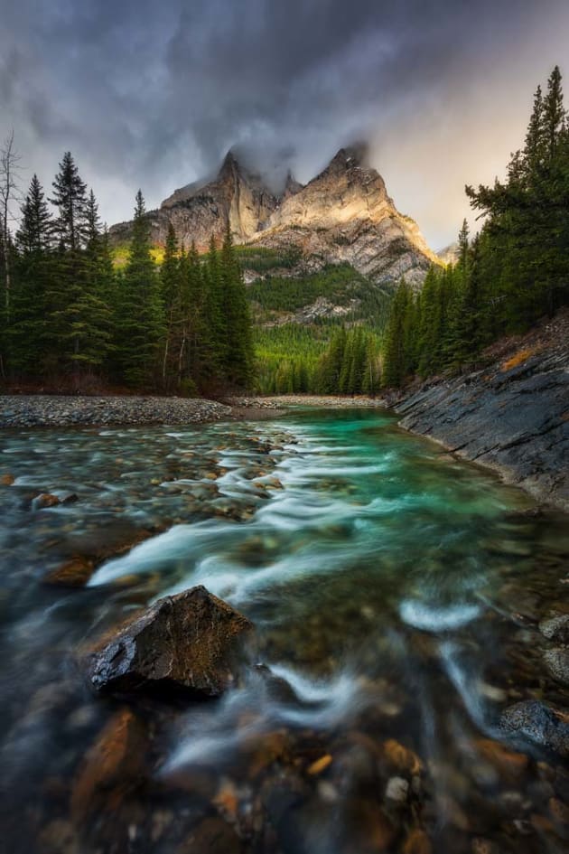 Evening light over the Spray Lakes, Kananaskis Country. Sony A7RII, 16-35mm f4 lens with metabones adaptor, three exposures (0.4, 0.8 and 1.6s) @ f/16, ISO 50, tripod, polarising filter. Exposure blending, colour and contrast adjustments in Lightroom CC and Adobe Photoshop CC.