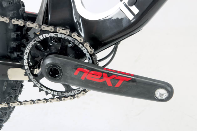 Proven and superlight, the Race Face NEXT SL cranks are a worthy inclusion.