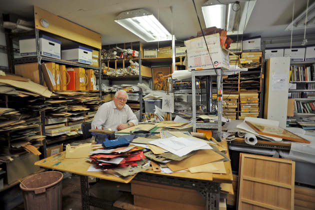 Michae-Retter-in-his-studio.jpg