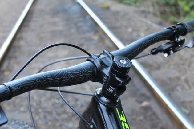 All Range 29ers come with a 40mm stem while 27.5 models get a 50mm stem.