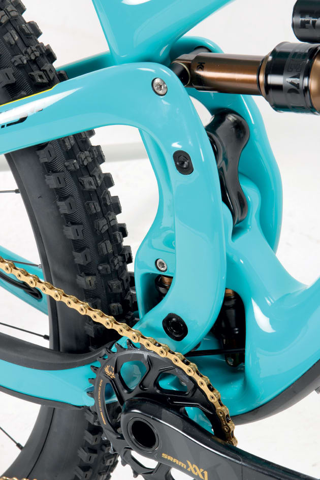 With no front derailleur mount, Yeti was able to beef up the swingarm and shorten the chainstay length.