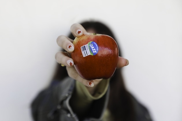 The Sinclair – T55 sticker is certified safe for home composting by the Australasian Bioplastics Association and meets global composting standards.