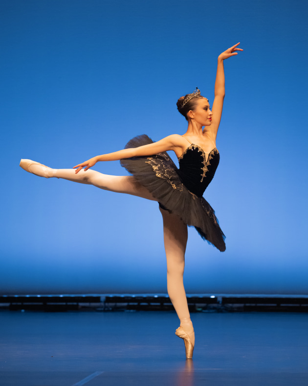 Previous A Group Winner Lauren Wycherley from Papilio Atelier Auckland, now at the Royal Ballet School in London.