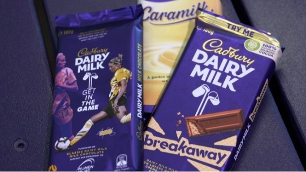 Amcor supported Mondelēz International’s world-first transition for the iconic Aussie chocolate brand to 30 per cent food grade recycled packaging in Sept 2022.