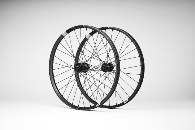 cb_synthesis_dh27.5_11_series_wheelset.jpg