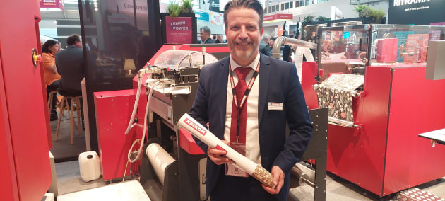 Whiteb paper in, wallpaper roll out: Dimitri van Gaever, Xeikon