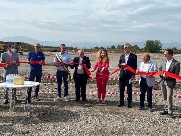 Building underway: EFI Reggiani general manager Adele Genoni (centre) cuts the ribbon for the beginning of construction at EFI Reggiani’s new facility during a 28 June ceremony with company executives and local officials