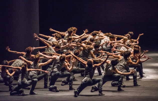 Artists of The Royal Ballet performing 'Flight Pattern'. ©ROH, 2017. Photo: Tristram Kenton.