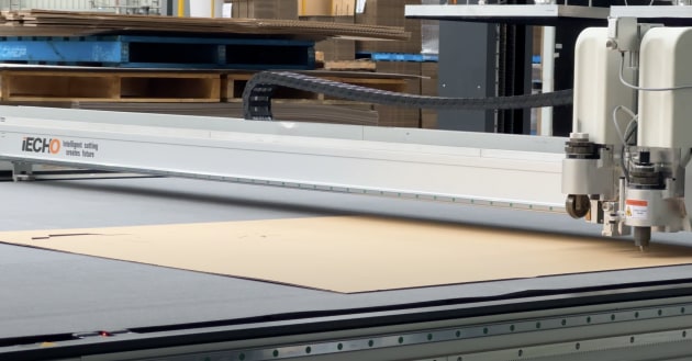 Iecho digital cutting table: Ideal for a wide variety of packaging and display applications