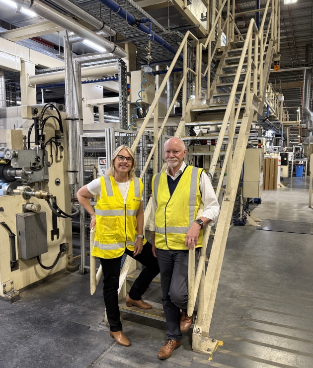 PKN’s tour of the Labelmakers facility benefitted from the expertise of industry veteran Graeme Lang (right), pictured here with Lindy Hughson.