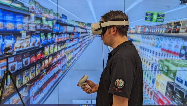 The Monash Smart Manufacturing Hub (MSMH) will be providing visitors with a virtual reality experience of a food processing plant and manufacturing production and packaging line using advanced robotics and smart membrane technology.