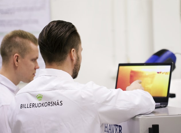 Permeability testing at BillerudKorsnas Packaging Development Centre.