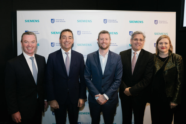 Minister Christopher Pyne, SA Premier Steven Marshall, UniSA Vice Chancellor David Lloyd, Siemens Australia chairman and CEO Jeff Connolly and Tanya Monro, UniSA’s Deputy Vice Chancellor of Research and Innovation. Credit: Siemens