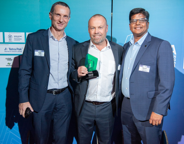 Darek Kosla of Maxi Quest with Nick Mellen and Ganesh Krishnan who picked up the award for Integrated Plastics