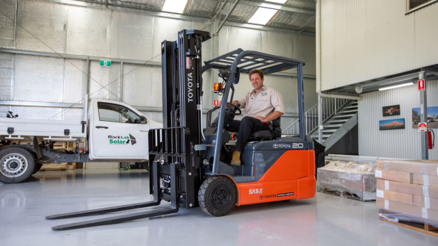 Toyota's 8FBE20 battery electric forklifts comes with the latest control and safety, and outstanding energy efficiency.