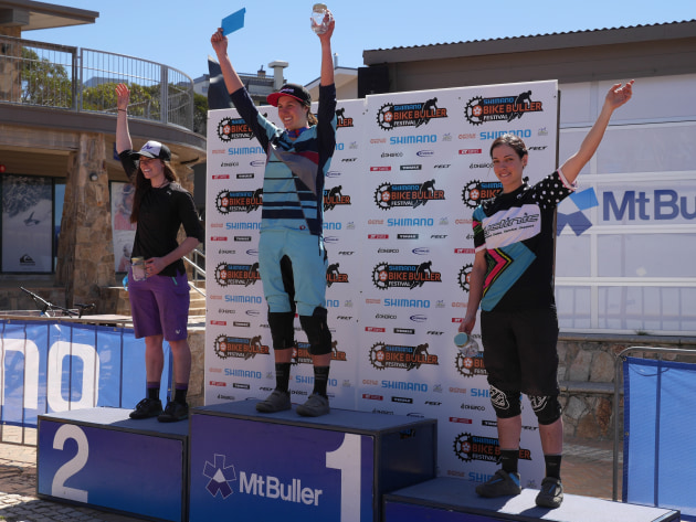 top-3-elite-women-sian-ahern-1st_rachel-hore-2nd_annelie-marquardt-3rd__.jpg