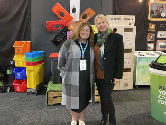 (l-r) Happy reunion: Ball & Doggett’s Zaidee Jackson with PKN’s Lindy Hughson at AWRE.