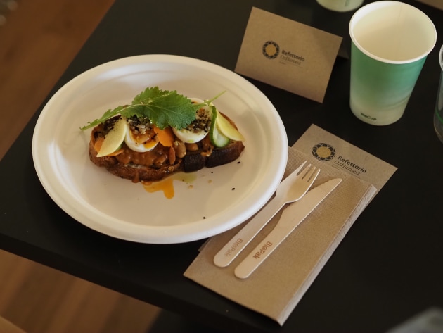 Food was served using BioPak compostable plates, cutlery and drinkware at OzHarvest's zero-waste breakfast. 
Image: OzHarvest, Biopak