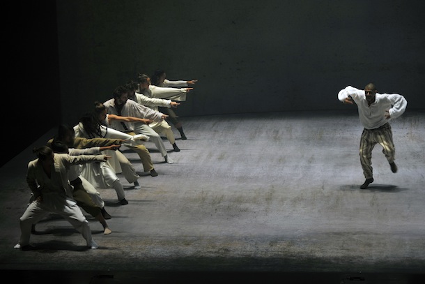 Hofesh Shechter' Sun. Photo: Gabriele Zucca.